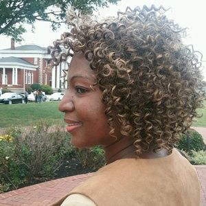 Meet your Posher, Angela